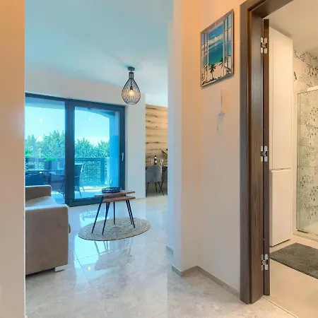 Wing 77 By Interhome Apartamento Pula