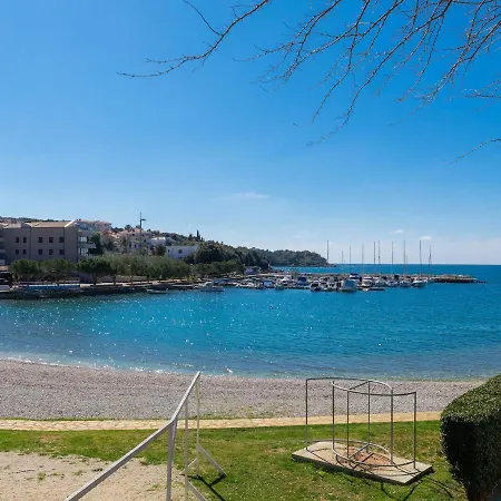 Wing 77 By Interhome Apartman Póla