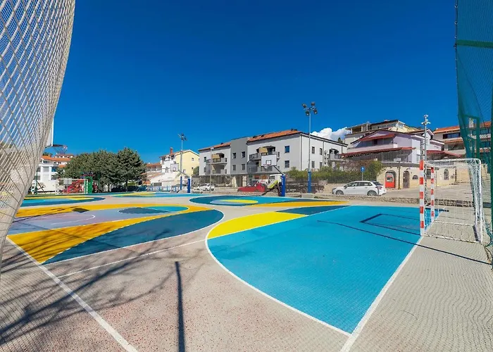 Wing 77 By Interhome *