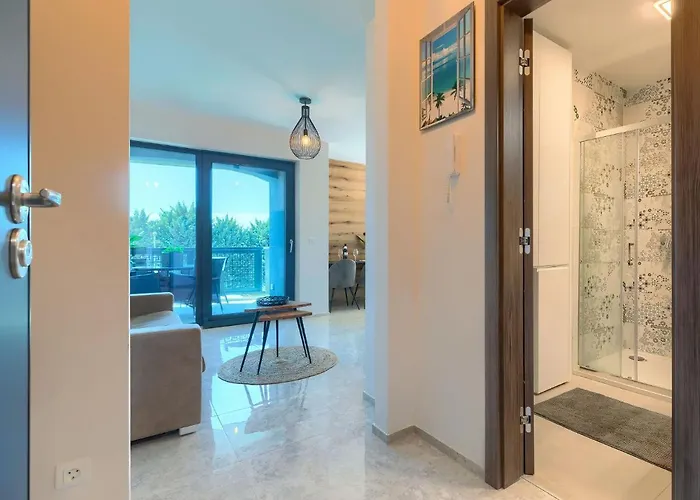 Wing 77 By Interhome Apartment Pula