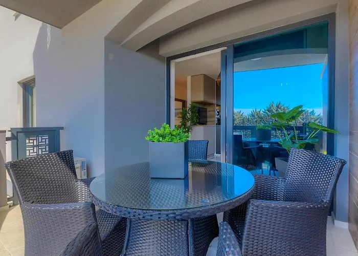 Wing 77 By Interhome Apartment *