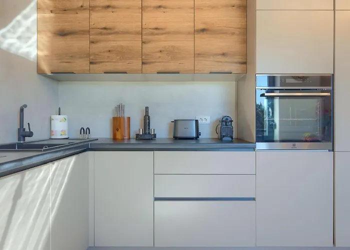 Wing 77 By Interhome Lejlighed Pula