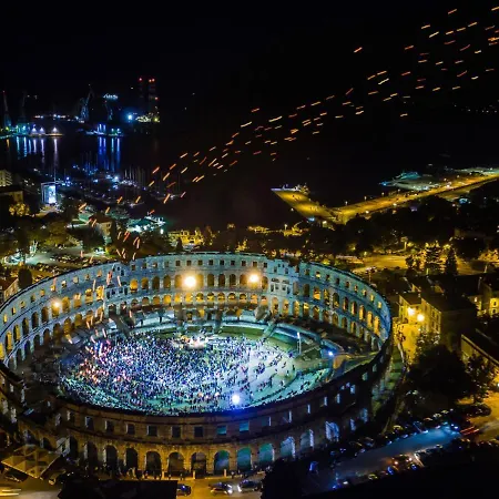 Lejlighed Wing 77 By Interhome Pula